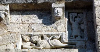 Détail façade Sainte-Colombe - Val-de-Bonnieure